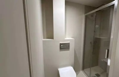 Alquiler a largo plazo apartamento 94m2 con vista al mar en Alicante, Espana