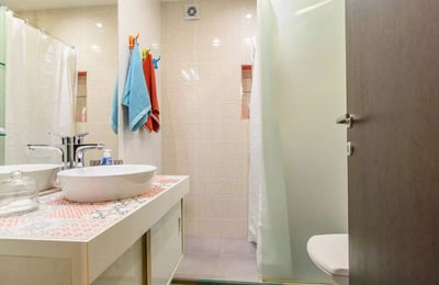 Alquiler a largo plazo en Belgrado departamento de 2 ambientes, 45 m² con balcón y calefacción