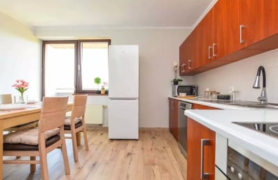 Долгосрочная аренда в Кракове современной 3-комнатной квартиры 65 м² с балконом, район Prądnik Czerwony