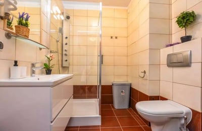 Долгосрочная аренда в Кракове современной 3-комнатной квартиры 65 м² с балконом, район Prądnik Czerwony
