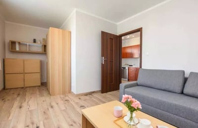 Долгосрочная аренда в Кракове современной 3-комнатной квартиры 65 м² с балконом, район Prądnik Czerwony