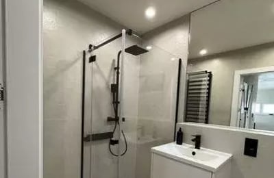 Long-term rental modern 3-room apartment with balcony in the Dębniki district, Kraków