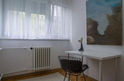 Долгосрочная аренда в Белграде — двухкомнатная квартира 50 м² в центре города, с кондиционером и возможностью проживания с питомцами
