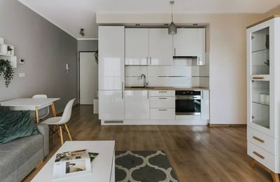 Alquiler a largo plazo en Breslavia — apartamento de 40 m² en complejo Angel River con parking, gimnasio y spa cerca del centro