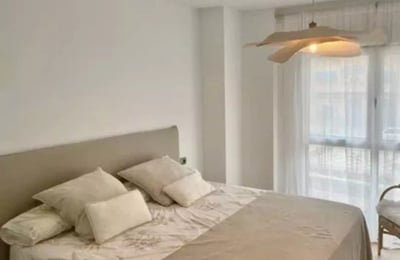 Long-term rental in Alicante — 3-bedroom apartment with terrace & parking, 130 m² near the center