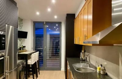 Long-term rental in Alicante — 3-bedroom apartment with terrace & parking, 130 m² near the center