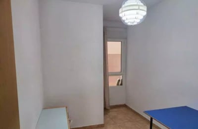 Long-term rental of a 90 m² apartment with patio, 3 bedrooms and 2 bathrooms in Alicante, pets negotiable