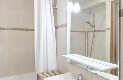 Long-term rental of a 35 m² studio on rue de Théâtre, 15th arrondissement of Paris