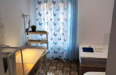 Long-term rent in Alicante spacious 3-bedroom apartment with balcony