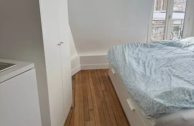 Long-term rental of a studio, 12 m², Paris, 15th arrondissement