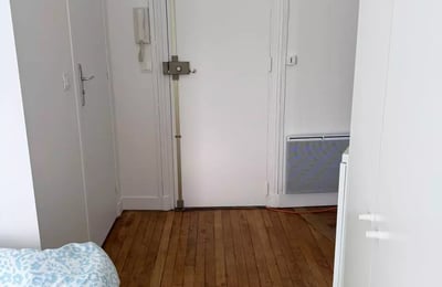 Long-term rental of a studio, 12 m², Paris, 15th arrondissement