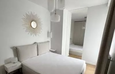 Alquiler a largo plazo de un piso de 54 m² con balcón y aire acondicionado en Praga-Północ, Varsovia, Polonia