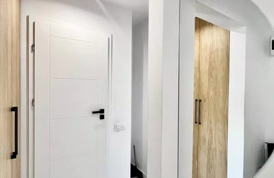 Location à long terme d’un appartement 2 pièces de 41 m² avec balcon, à Żoliborz, Varsovie, Pologne