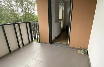 Долгосрочная аренда 2-комнатной квартиры 48 м² на Fort Wola, Варшава, Польша, рядом с метро
