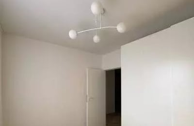 Location à long terme d’un appartement 3 pièces de 60 m² avec balcon et parking, rue Edwarda Habicha, Varsovie, Pologne