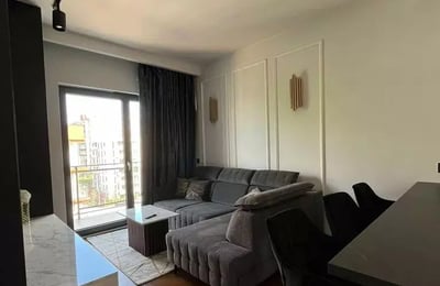 Long-term rental of a 40 m² 2-room apartment on Mariana Zdziechowskiego Street, Warsaw, Poland, in a new building with a balcony