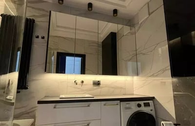 Long-term rental of a 40 m² 2-room apartment on Mariana Zdziechowskiego Street, Warsaw, Poland, in a new building with a balcony