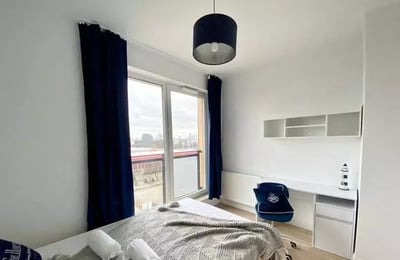 Langzeitmiete einer 3-Zimmer-Wohnung (51 m²) mit Balkon und Parkplatz in der Kotsisa 8c Straße, Warschau, Polen