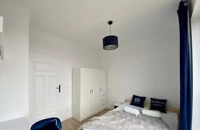 Langzeitmiete einer 3-Zimmer-Wohnung (51 m²) mit Balkon und Parkplatz in der Kotsisa 8c Straße, Warschau, Polen