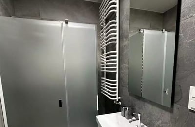 Долгосрочная аренда 3-комнатной квартиры 71,5 м² в Royal Residence, Wilanów, Варшава, Польша, с балконом и паркингом