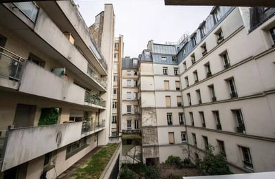 Long-term rental of a 36 m² 2-room apartment with a balcony in the 3rd district of Paris, France