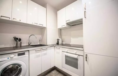 Long-term rental of a 36 m² 2-room apartment with a balcony in the 3rd district of Paris, France