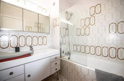 Long-term rental of a 36 m² 2-room apartment with a balcony in the 3rd district of Paris, France