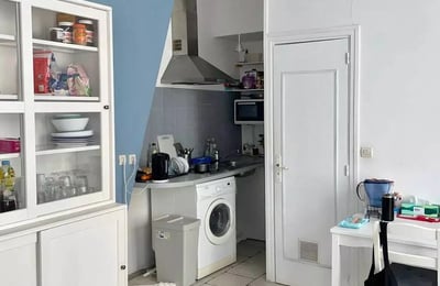 Long-term rental of a 35 m² 2-room apartment in central Paris, France