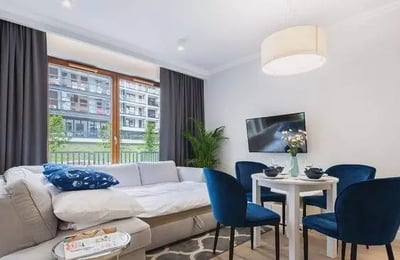 Langzeitmiete 36m² Wohnung mit Balkon in Wola, Warschau, Polen