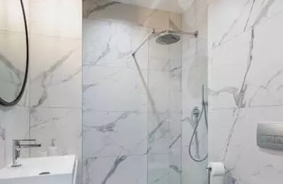 Langzeitmiete 36m² Wohnung mit Balkon in Wola, Warschau, Polen