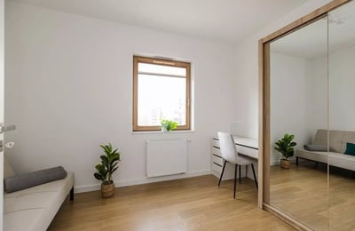 Alquiler a largo plazo piso de 78m², 4 habitaciones con balcón y aparcamiento, calle Wschodu Słońca, Włochy, Varsovia, Polonia