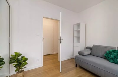 Alquiler a largo plazo piso de 78m², 4 habitaciones con balcón y aparcamiento, calle Wschodu Słońca, Włochy, Varsovia, Polonia