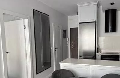 Location longue durée appartement 2 pièces 41 m² avec balcon, rue Domaniewska, Mokotów, Varsovie, Pologne