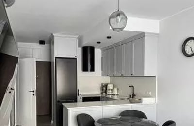 Location longue durée appartement 2 pièces 41 m² avec balcon, rue Domaniewska, Mokotów, Varsovie, Pologne