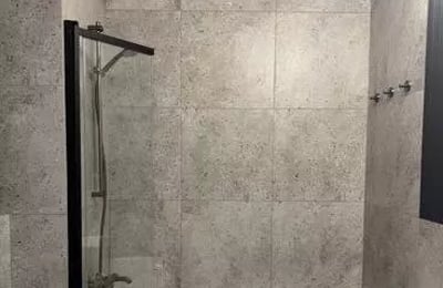 Location longue durée appartement 2 pièces 41 m² avec balcon, rue Domaniewska, Mokotów, Varsovie, Pologne