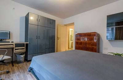 Alquiler a largo plazo en Belgrado, Serbia apartamento de dos habitaciones cerca del centro de la ciudad, 46 m²