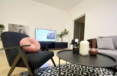 Long-term rental of a 3-room apartment, 90 m² in Warsaw, Poland