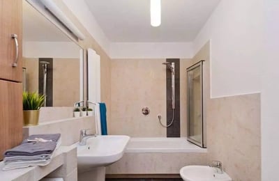 Долгосрочная аренда 2-комнатной квартиры 62 м² в Кракове, Польша