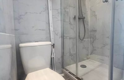 Long-term rental of a renovated 9 m² studio in Paris, France