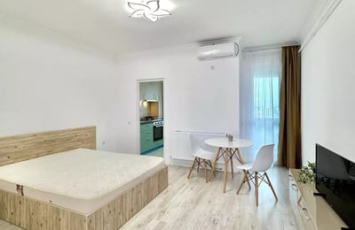 Langzeitmiete einer 1-Zimmer-Wohnung mit Balkon in einem Neubau, Bukarest, Rumänien