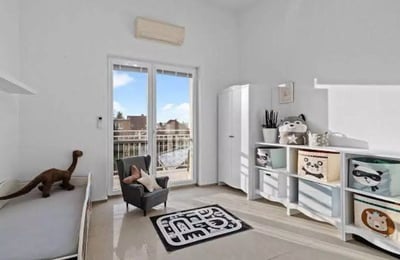 Long-term rental of a 5-room house, 192 m² in Bratislava, Slovakia