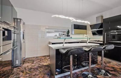 Long-term rental of a 5-room house, 192 m² in Bratislava, Slovakia