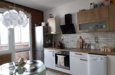 Alquiler a largo plazo de piso de 3 habitaciones, 70 m² en Bratislava, Eslovaquia