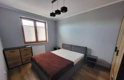 Alquiler a largo plazo de un departamento de 3 habitaciones de 52.5m² en Cracovia, Polonia