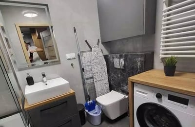 Alquiler a largo plazo de un departamento de 3 habitaciones de 52.5m² en Cracovia, Polonia