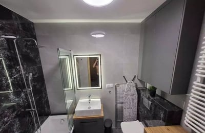 Alquiler a largo plazo de un departamento de 3 habitaciones de 52.5m² en Cracovia, Polonia
