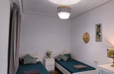 Long-term rental 3-bedroom apartment in Alicante, Spain