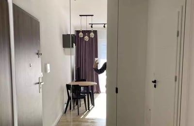 Langfristige Vermietung einer 30 m² großen 2-Zimmer-Wohnung in Krakau, Polen