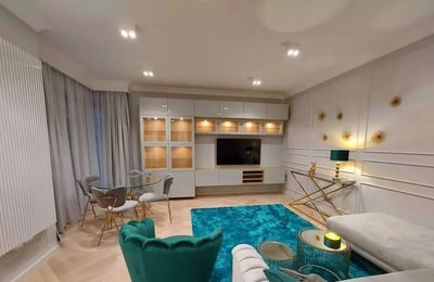 Langzeitmiete einer 55 m² großen Zweizimmerwohnung im Stadtteil Mokotów, Warschau, Polen