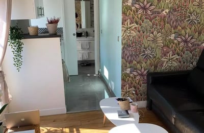 Long-term rent studio 21 m² walk-up in Paris, France